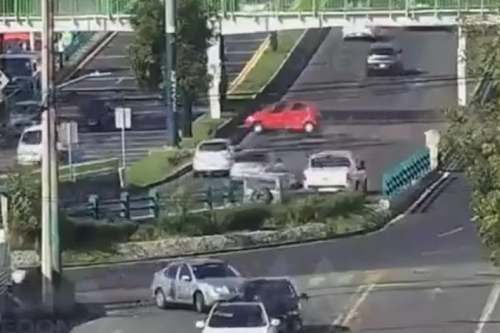 Video: Accidente víal causa caos en Paseo Tollocan, frente al ISSEMYM